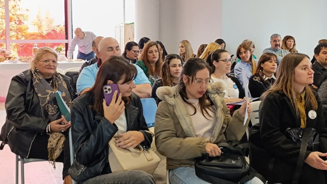 Instituto de Educación Superior SUPERIOR EXPUSIERON SOBRE LOS PROYECTOS DE MEJORA INSTITUCIONAL QUE TIENEN EN MARCHA 
